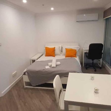 Dana-Cozy Studio With Shared Entry In The City แคนเบอร์รา ภายนอก รูปภาพ